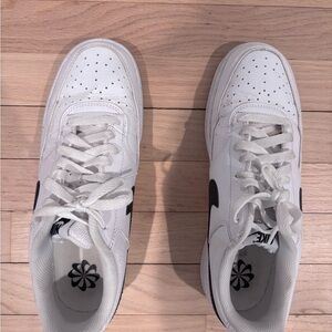 Nike Men's White and Black Sneakers
